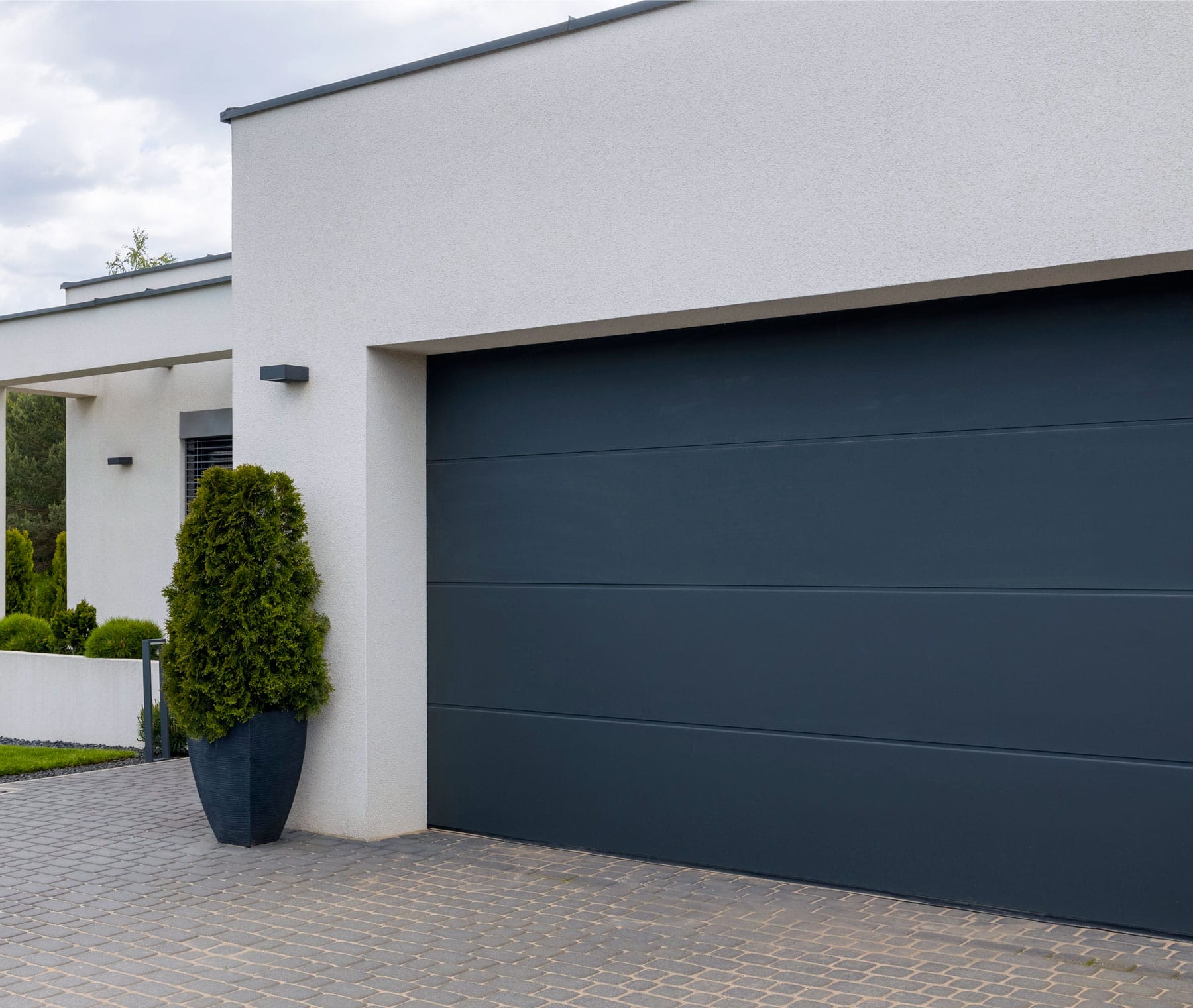 Automatisme : Motorisation et pilotage à distance de vos équipements.